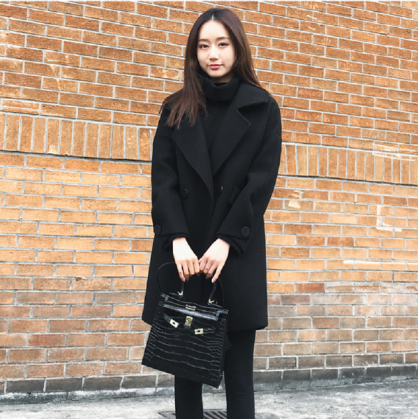 autumn ainter new korean version loose thin black woolen coat fashion female long double-breasted woolen coat
autumn ainter new korean version loose thin black woolen coat fashion female long double-breasted woolen coat