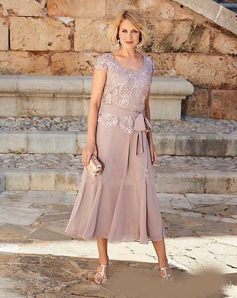 2020 mother of bride dresses scoop lace chiffon wedding guest dresses tea length evening party gowns, Black;red
2020 mother of bride dresses scoop lace chiffon wedding guest dresses tea length evening party gowns, Black;red