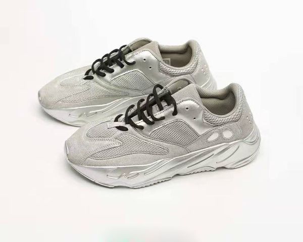 with box)700 grey silver sneaker men women fashion metallic silver running shoes
with box)700 grey silver sneaker men women fashion metallic silver running shoes