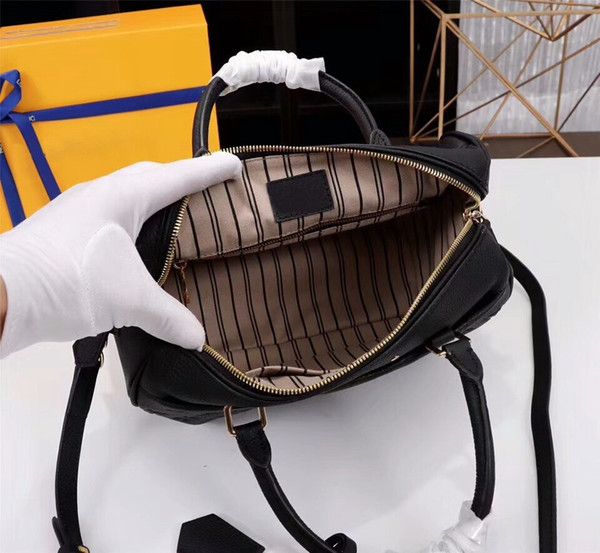 designers women shoulder bags real leather handbags pillow with lock and key fashion crossbody bag
designers women shoulder bags real leather handbags pillow with lock and key fashion crossbody bag