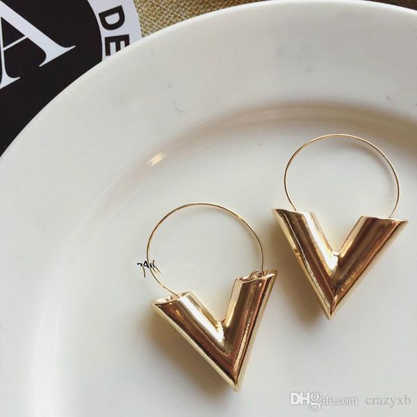 2018 new fashion trend earrings brincos oorbellen simple metal wind letter v shape stud earrings for women gift, Golden;silver
2018 new fashion trend earrings brincos oorbellen simple metal wind letter v shape stud earrings for women gift, Golden;silver