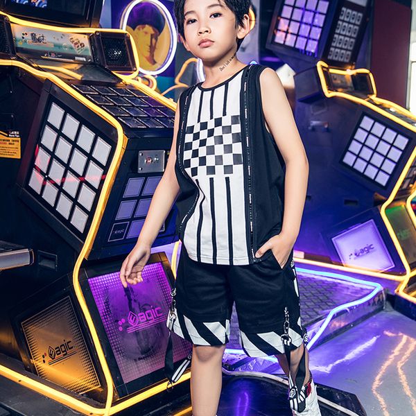 2019 children's jazz dance costumes boys handsome summer suit children's street dance trend hip hop clothing 120-170cm dwy1722, Black;red
2019 children's jazz dance costumes boys handsome summer suit children's street dance trend hip hop clothing 120-170cm dwy1722, Black;red