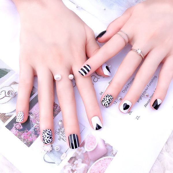 printed dots fake nail stripe heart design nail art manicure tools girls simple black white color acrylic false nails with glue, Red;gold
printed dots fake nail stripe heart design nail art manicure tools girls simple black white color acrylic false nails with glue, Red;gold