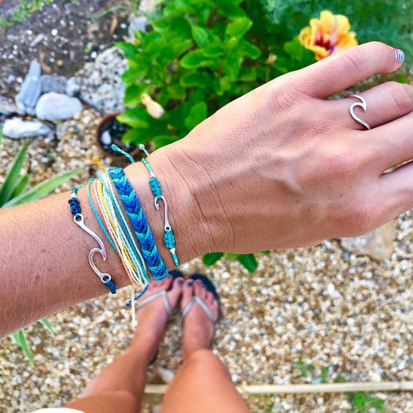 4 pcs/ set fashion bracelet wave spray fish hook hand made bangles for women jewellery wedding beach party friends gift, Black
4 pcs/ set fashion bracelet wave spray fish hook hand made bangles for women jewellery wedding beach party friends gift, Black