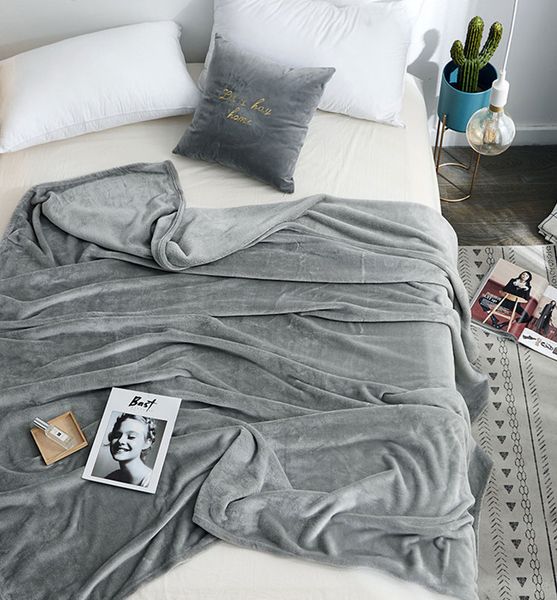 solid color coral fleece blanket gift spring and summer air conditioning blanket 
solid color coral fleece blanket gift spring and summer air conditioning blanket