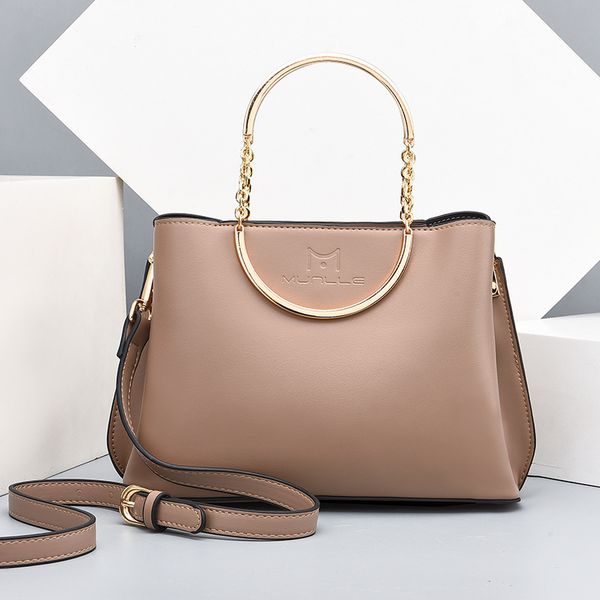 large capacity retro women bag new trendy lady shoulder messenger bag fashion handbags european and american style
large capacity retro women bag new trendy lady shoulder messenger bag fashion handbags european and american style