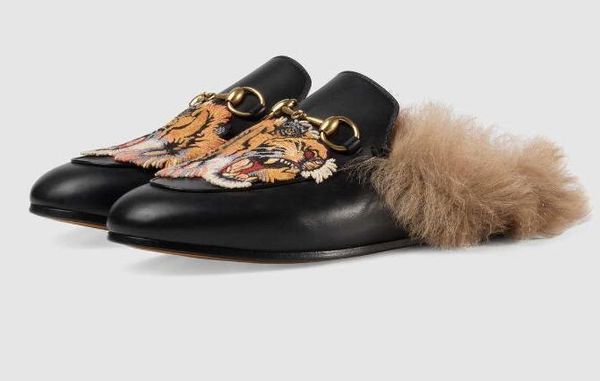 duping520 real leather black togo epsom leather princetown slipper flat lamb fur lining sole leather slipper 397749
duping520 real leather black togo epsom leather princetown slipper flat lamb fur lining sole leather slipper 397749