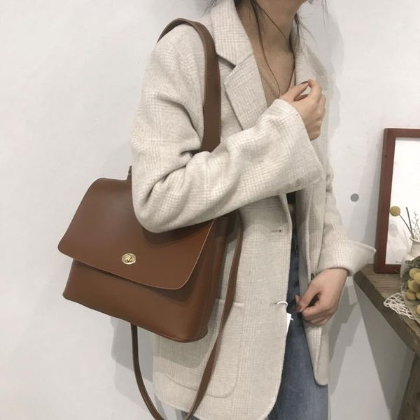 2020 new women's shoulder bag trend fashion briefcase casual wild large capacity shoulder messenger bag womens handbags
2020 new women's shoulder bag trend fashion briefcase casual wild large capacity shoulder messenger bag womens handbags