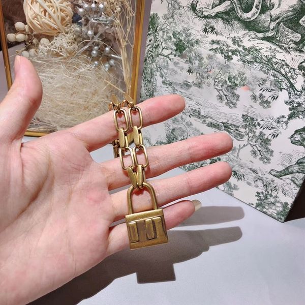 xf vintage lock chain charm bracelet women wedding brass gold rock cool charm chain party jewelry, Golden;silver
xf vintage lock chain charm bracelet women wedding brass gold rock cool charm chain party jewelry, Golden;silver