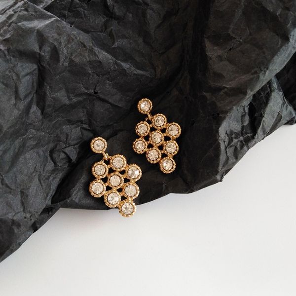 s925 silver needle light luxury atmosphere tide женская повседневная одежда street beat серьги красивые бриллиантовые инкрустированные леди, Golden;silver
s925 silver needle light luxury atmosphere tide женская повседневная одежда street beat серьги красивые бриллиантовые инкрустированные леди, Golden;silver