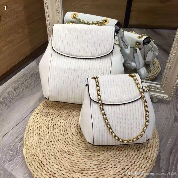 latest backpack woman's single shoulder double oblique backpack recreational bag sheepskin texture fabric
latest backpack woman's single shoulder double oblique backpack recreational bag sheepskin texture fabric