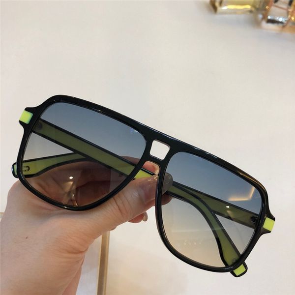 fashionable popular sunglasses classic square frame simple and generous style 288 protection eyewear with box, White;black
fashionable popular sunglasses classic square frame simple and generous style 288 protection eyewear with box, White;black