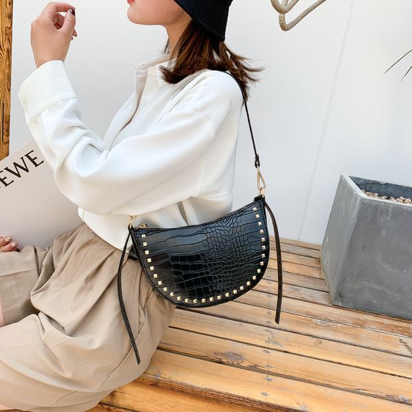 bags for women 2020 solid crocodile pu leather rivet design women's half round shoulder messenger bag crossbody bags for women
bags for women 2020 solid crocodile pu leather rivet design women's half round shoulder messenger bag crossbody bags for women