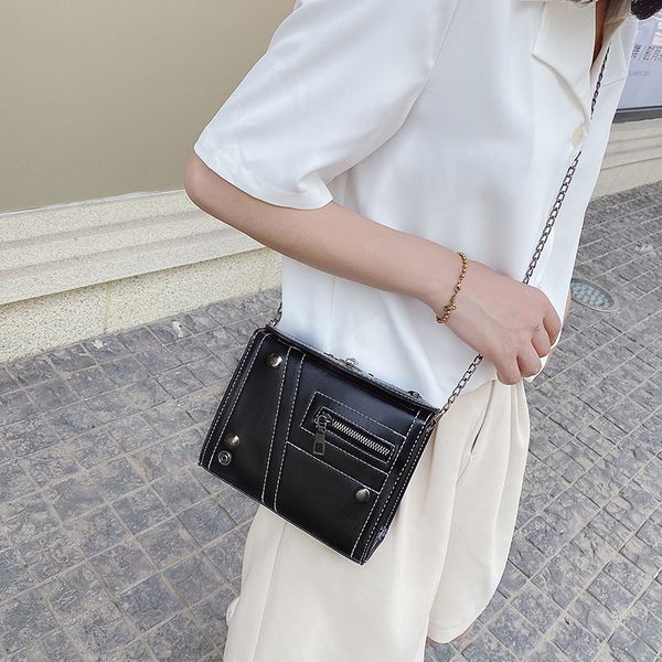 2020 new shoulder bag women's casual fashion korean version of the chain solid color ladies crossbody bag
2020 new shoulder bag women's casual fashion korean version of the chain solid color ladies crossbody bag