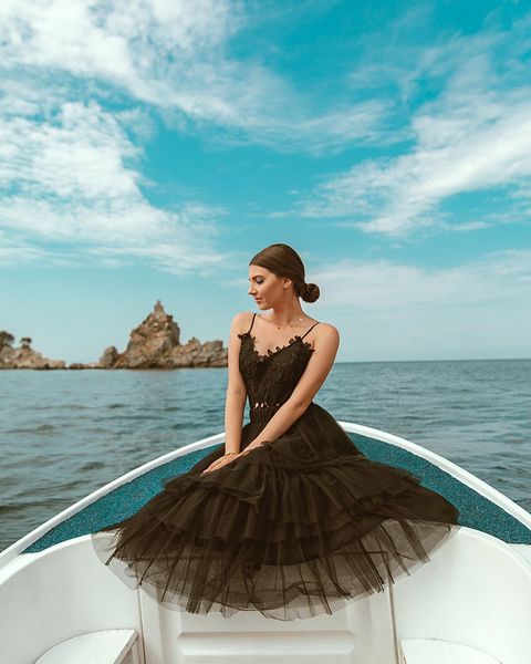 2019 new european and american style skirt skirt fashionable versatile mesh gauze skirt pure color maxi dress, Black
2019 new european and american style skirt skirt fashionable versatile mesh gauze skirt pure color maxi dress, Black
