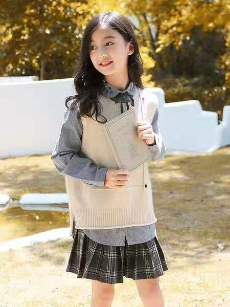 2020 new kids knitted vest and shirt two-piece set spring autumn girl clothing suit fashion baby girls cute clothing set, White 
2020 new kids knitted vest and shirt two-piece set spring autumn girl clothing suit fashion baby girls cute clothing set, White