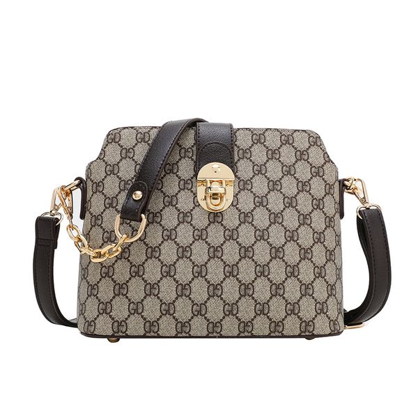 2019 fashion printing tide messenger bags women zipper summer new retro wild chain bucket bag simple shoulder diagonal handbag
2019 fashion printing tide messenger bags women zipper summer new retro wild chain bucket bag simple shoulder diagonal handbag