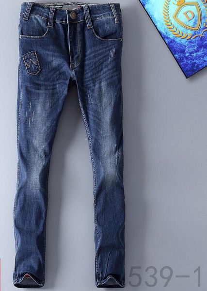 19ss new selling men's classic blue fashion wild quality brand jeans slim straight pants men's clothing
19ss new selling men's classic blue fashion wild quality brand jeans slim straight pants men's clothing