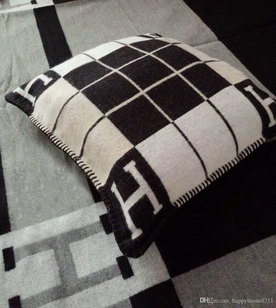 letter h and stripe pattern plaid signage h pillowcase new cashmere cushion cover christmas family gift 45*45cm christmas gifts
letter h and stripe pattern plaid signage h pillowcase new cashmere cushion cover christmas family gift 45*45cm christmas gifts