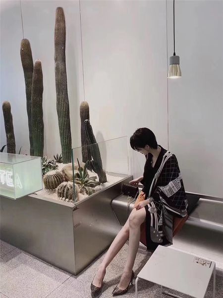 wholesale-2019 autumn and winter brand new scarf female cashmere paris tower shawl small fragrance wind two-sided scarf, Blue;gray
wholesale-2019 autumn and winter brand new scarf female cashmere paris tower shawl small fragrance wind two-sided scarf, Blue;gray