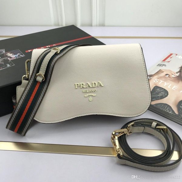 2020 new female designer handbag slanting messenger shoulder bag chain bagas 
2020 new female designer handbag slanting messenger shoulder bag chain bagas