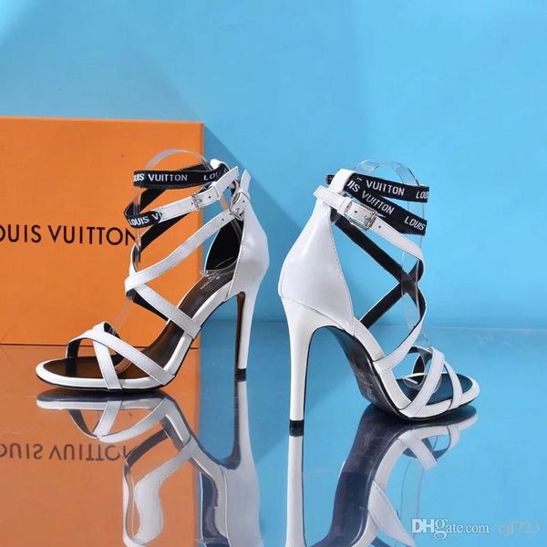19ss марка кожаные женские сандалии шпильки slingback туфли дамы сексуальные высокие каблуки 9.5 см мода заклепки обувь 2 цвета, Black
19ss марка кожаные женские сандалии шпильки slingback туфли дамы сексуальные высокие каблуки 9.5 см мода заклепки обувь 2 цвета, Black