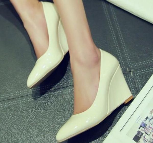 send 2018 spring and autumn new style pointed end slope heel high-heel women's shoes, Black
send 2018 spring and autumn new style pointed end slope heel high-heel women's shoes, Black