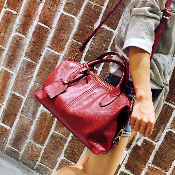 2020 новый европейский и американский модный бренд женская сумка boston bag подушка дамы messenger плечо женщины
2020 новый европейский и американский модный бренд женская сумка boston bag подушка дамы messenger плечо женщины