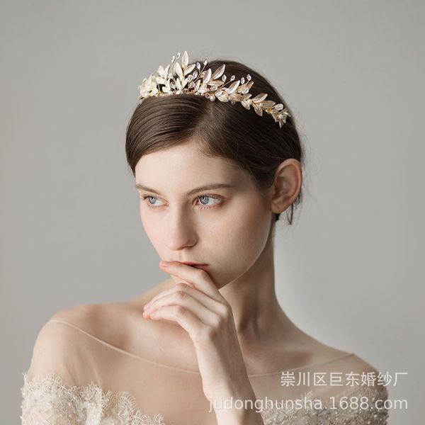o398 korean elegant atmospheric bride crown sen is white lacquer leaf wedding dress crown makeup hair decoration matching, Golden;white
o398 korean elegant atmospheric bride crown sen is white lacquer leaf wedding dress crown makeup hair decoration matching, Golden;white