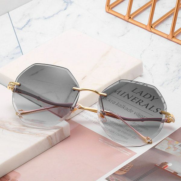 безрамное sunglasse безрамных очки для европейских и американских оправ и солнцезащитных очков оптовой одежды аксессуары раунда 2020
безрамное sunglasse безрамных очки для европейских и американских оправ и солнцезащитных очков оптовой одежды аксессуары раунда 2020