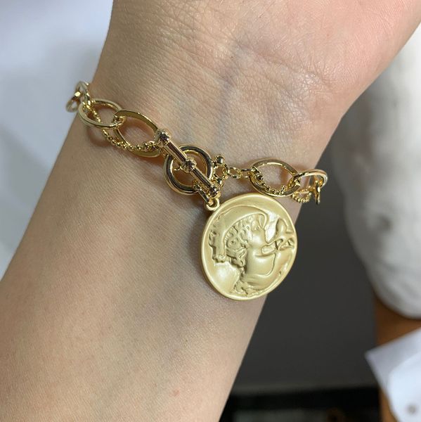 2019 retro women men punk bracelets gold color cameo portrait pendant bracelets bangle coin for girls vintage jewelry, Black
2019 retro women men punk bracelets gold color cameo portrait pendant bracelets bangle coin for girls vintage jewelry, Black