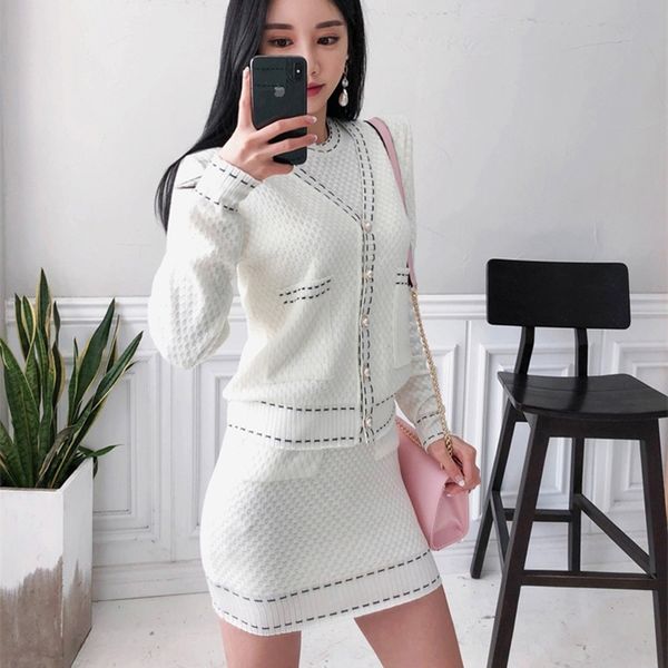 autumn women sweater suits 2020 fashion knitting single breasted v neck cardigan + short sleeve bodycon pencil dress skirt set, White
autumn women sweater suits 2020 fashion knitting single breasted v neck cardigan + short sleeve bodycon pencil dress skirt set, White