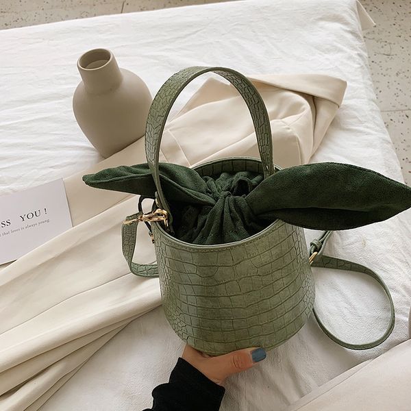 2020 new shoulder bag women's casual fashion korean version of pleated bow bucket bag portable crossbody
2020 new shoulder bag women's casual fashion korean version of pleated bow bucket bag portable crossbody
