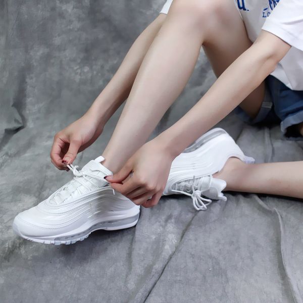 97 reflective logo cream ar4259 100 with sail black white running shoes runner sports trainers new designer sneaker schoenen size 36-45, White;red
97 reflective logo cream ar4259 100 with sail black white running shoes runner sports trainers new designer sneaker schoenen size 36-45, White;red