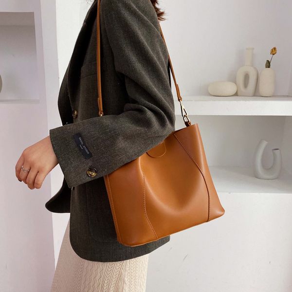 solid color pu leather crossbody bags for women 2019 female shoulder messenger bag lady travel handbags and purses
solid color pu leather crossbody bags for women 2019 female shoulder messenger bag lady travel handbags and purses