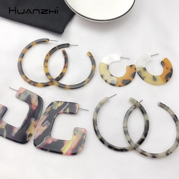 huanzhi 2019 new fashion acetate exaggeration simple geometric c shape leopard hoop earrings for women girl party travel jewelry, Golden;silver
huanzhi 2019 new fashion acetate exaggeration simple geometric c shape leopard hoop earrings for women girl party travel jewelry, Golden;silver