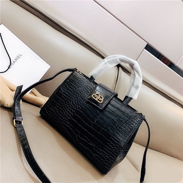 luxurious brands design bb alligator leather shopping crossbody clutch bags fashion shoulder men women travel duffel bumbag outdoor handbag
luxurious brands design bb alligator leather shopping crossbody clutch bags fashion shoulder men women travel duffel bumbag outdoor handbag