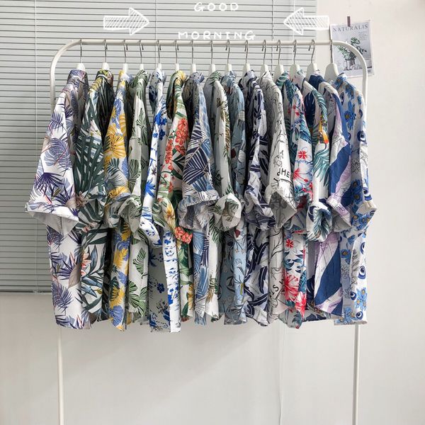 2020 summer hawaii loose casual short sleeve printed men shirts 15 colors, White;black
2020 summer hawaii loose casual short sleeve printed men shirts 15 colors, White;black