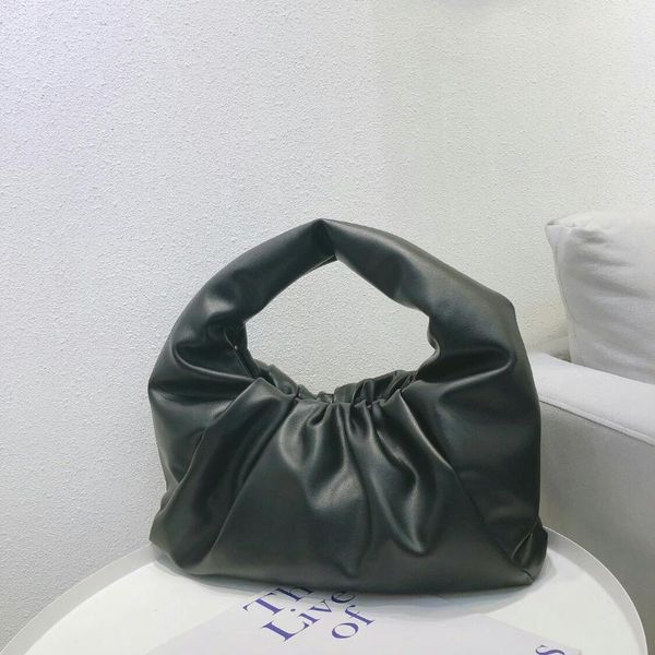 2020 fold облако женщины totes сумки подмышек кожаные женские сумки вечерние кошельки сцепления lady пельмени посланника сумки новые
2020 fold облако женщины totes сумки подмышек кожаные женские сумки вечерние кошельки сцепления lady пельмени посланника сумки новые