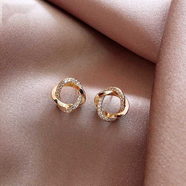 2020 new fashion classic geometric elements circle small earrings south korea female jewelry commuter silver needle earring, Golden;silver
2020 new fashion classic geometric elements circle small earrings south korea female jewelry commuter silver needle earring, Golden;silver