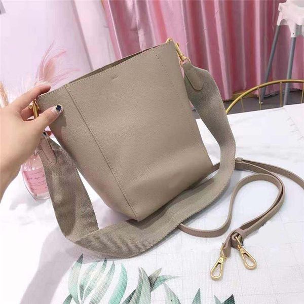 designer luxury handbags purse celina bucket handbag genuine leather women designer handbags fashion totes purses bag
designer luxury handbags purse celina bucket handbag genuine leather women designer handbags fashion totes purses bag