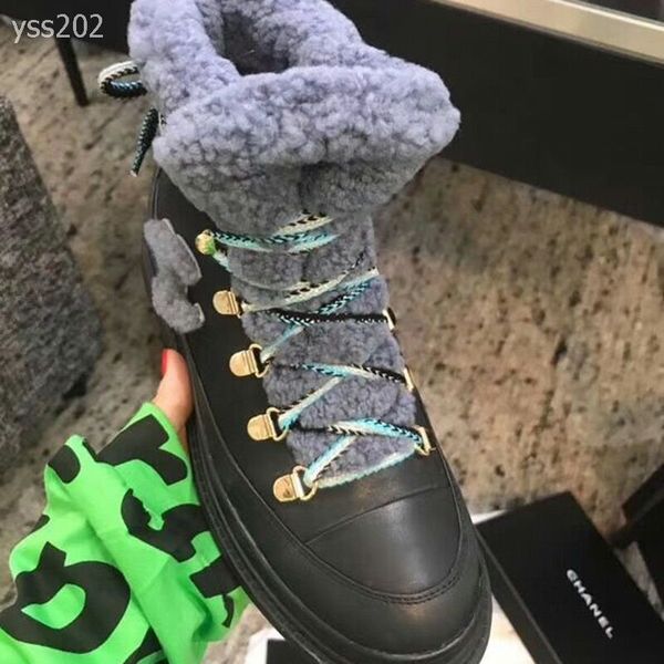 europe and america women's shoes autumn and winter new cowhide lace-up genuine snow boots warm cotton wool stitching short boots, Black
europe and america women's shoes autumn and winter new cowhide lace-up genuine snow boots warm cotton wool stitching short boots, Black