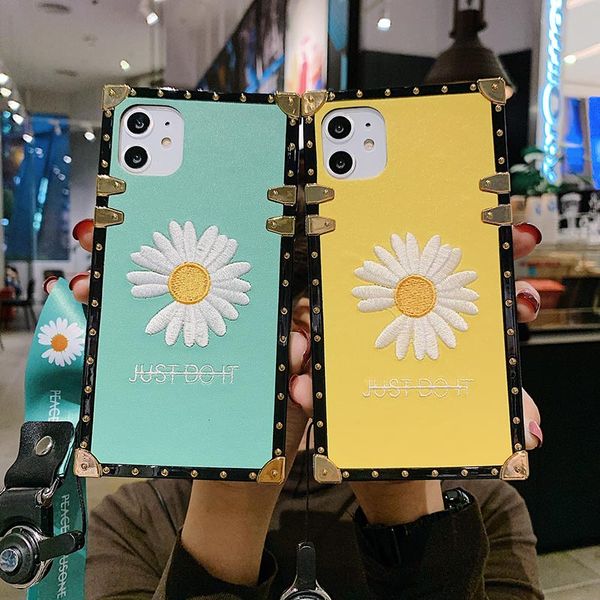 luxury designer phone cases for iphone 11 pro embroidery daisy tpu back cover for iphone 6 7 8 plus x xr xs max
luxury designer phone cases for iphone 11 pro embroidery daisy tpu back cover for iphone 6 7 8 plus x xr xs max