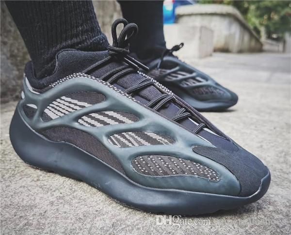 with box azael 700 v3 utility black designer shoes glow in the dark kanye west 700 men womens running shoes
with box azael 700 v3 utility black designer shoes glow in the dark kanye west 700 men womens running shoes
