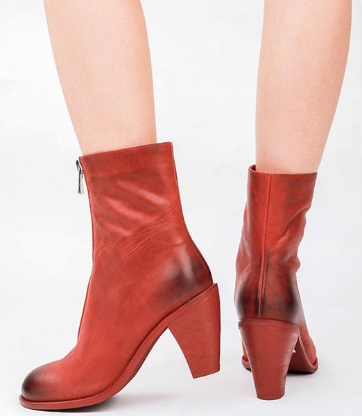 cow leather retro red boots chunky spike heel women's shoes britsh style european ankle boots fashion black white high heels new 
cow leather retro red boots chunky spike heel women's shoes britsh style european ankle boots fashion black white high heels new