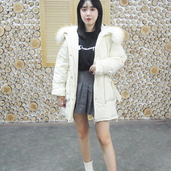 90% white duck down coat women thick down jackets 2019 winter new women long coat parka with raccoon dog fur collar, Black
90% white duck down coat women thick down jackets 2019 winter new women long coat parka with raccoon dog fur collar, Black
