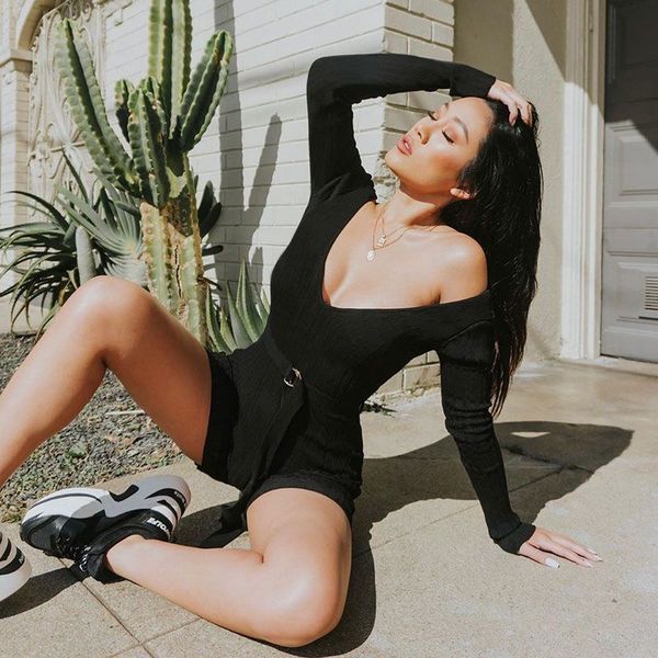 2019 new autumn v-neck knitted playsuits women fashion long sleeve skinny with sashes solid jumpsuits women rompers female, Black;white
2019 new autumn v-neck knitted playsuits women fashion long sleeve skinny with sashes solid jumpsuits women rompers female, Black;white