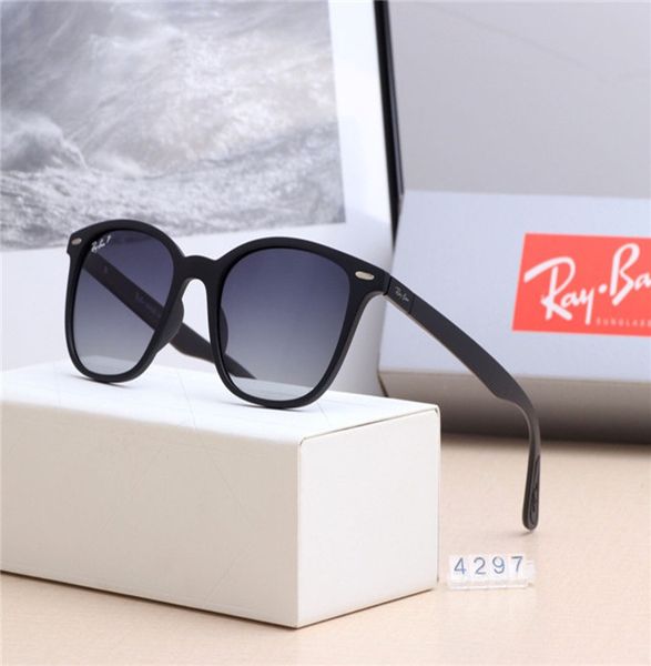 дизайнер sunglassefashion продукт дизайнера женских очков pink мода круглого шаблон письма ретро ретро металлический каркас солнцезащитных о, Silver
дизайнер sunglassefashion продукт дизайнера женских очков pink мода круглого шаблон письма ретро ретро металлический каркас солнцезащитных о, Silver