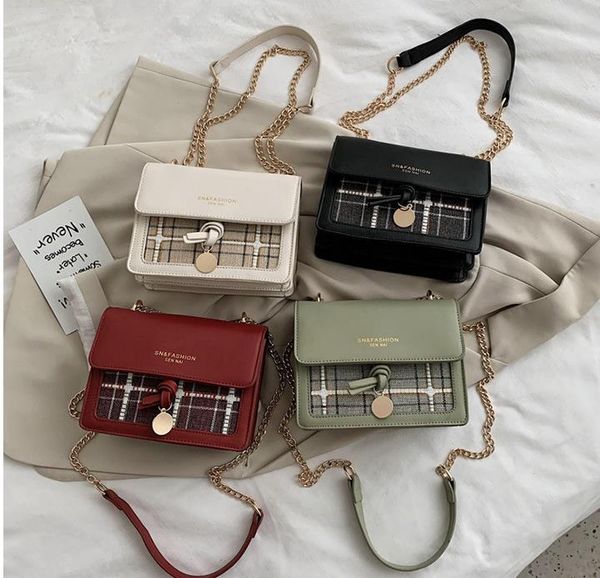 chain small square wild designer female bag 2020 fashion simple one shoulder messenger bag mobile phone bag
chain small square wild designer female bag 2020 fashion simple one shoulder messenger bag mobile phone bag