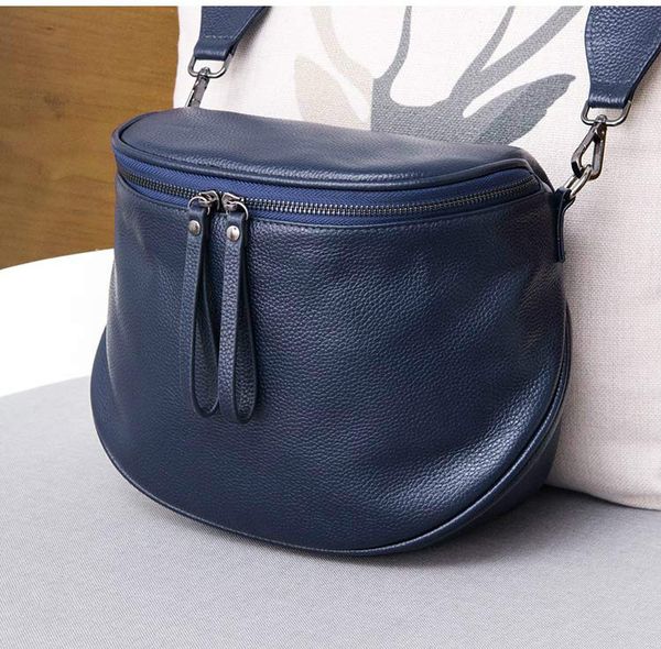 2020 new women handbag 100% genuine leather waist bag lady casual tote female crossbody messenger purse grey shoulder bag
2020 new women handbag 100% genuine leather waist bag lady casual tote female crossbody messenger purse grey shoulder bag